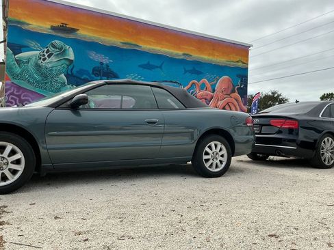 Used 2006 Chrysler Sebring GTC w/ Security Group image 2