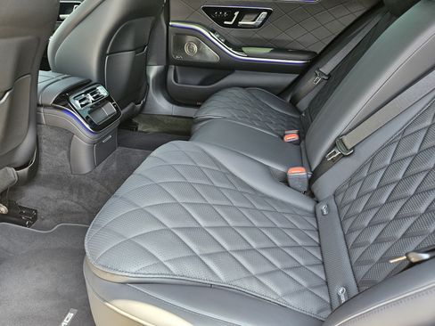 Used 2026 Mercedes-Benz S 580 4MATIC Sedan image 32
