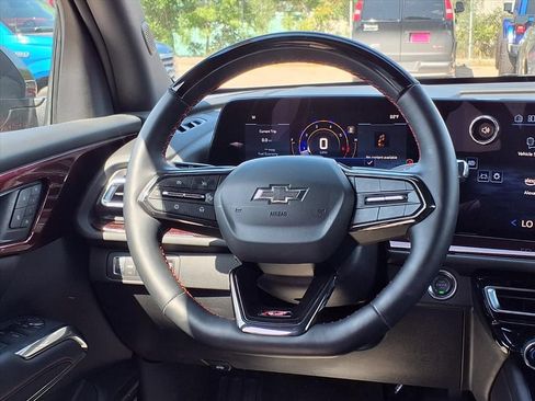 Used 2025 Chevrolet Traverse RS w/ LPO, Floor Liner Package FWD image 13