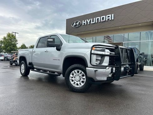 Used 2020 Chevrolet Silverado 3500 LT w/ All Star Edition AWD/4WD image 3