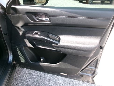 Used 2022 Nissan Pathfinder SV AWD/4WD image 12