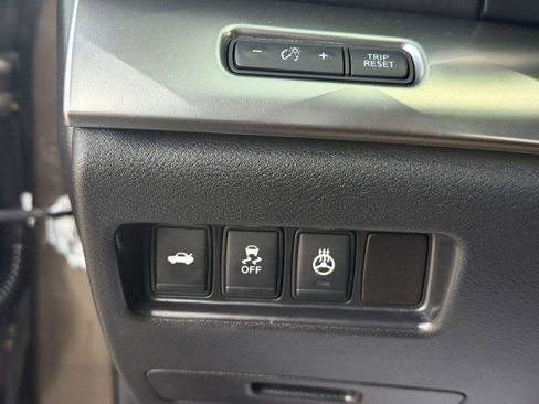 Used 2016 Nissan Maxima SR FWD image 12