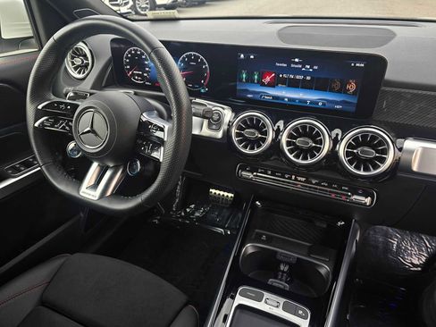 Used 2025 Mercedes-Benz GLB 35 AMG AMG GLB 35 image 11