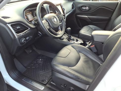 Used 2019 Jeep Cherokee Limited image 13