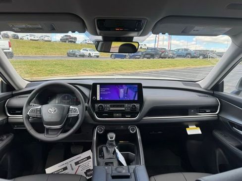 New 2026 Toyota Grand Highlander AWD image 19