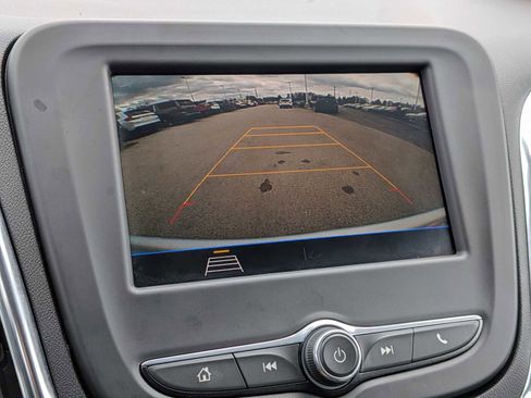 Used 2021 Chevrolet Equinox LS AWD/4WD image 25