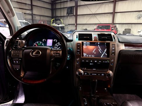 Used 2016 Lexus GX 460 w/ Premium Package AWD/4WD image 30