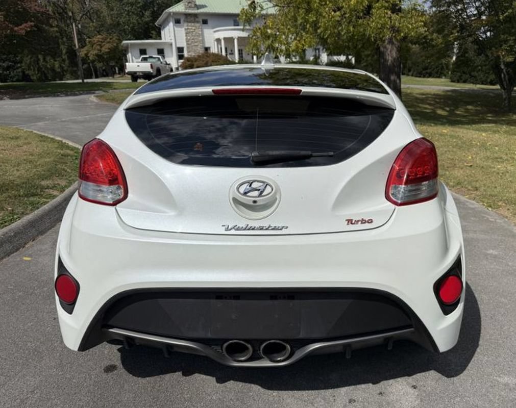Used 2016 Hyundai Veloster Turbo FWD image 8