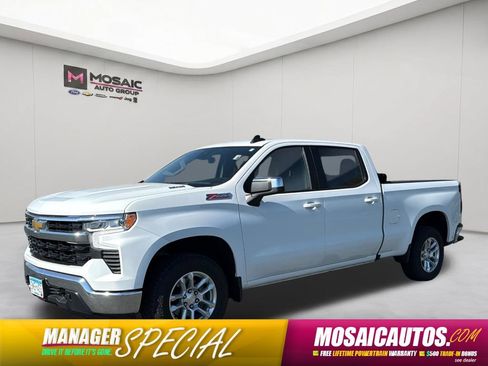 Used 2023 Chevrolet Silverado 1500 LT AWD/4WD image 7
