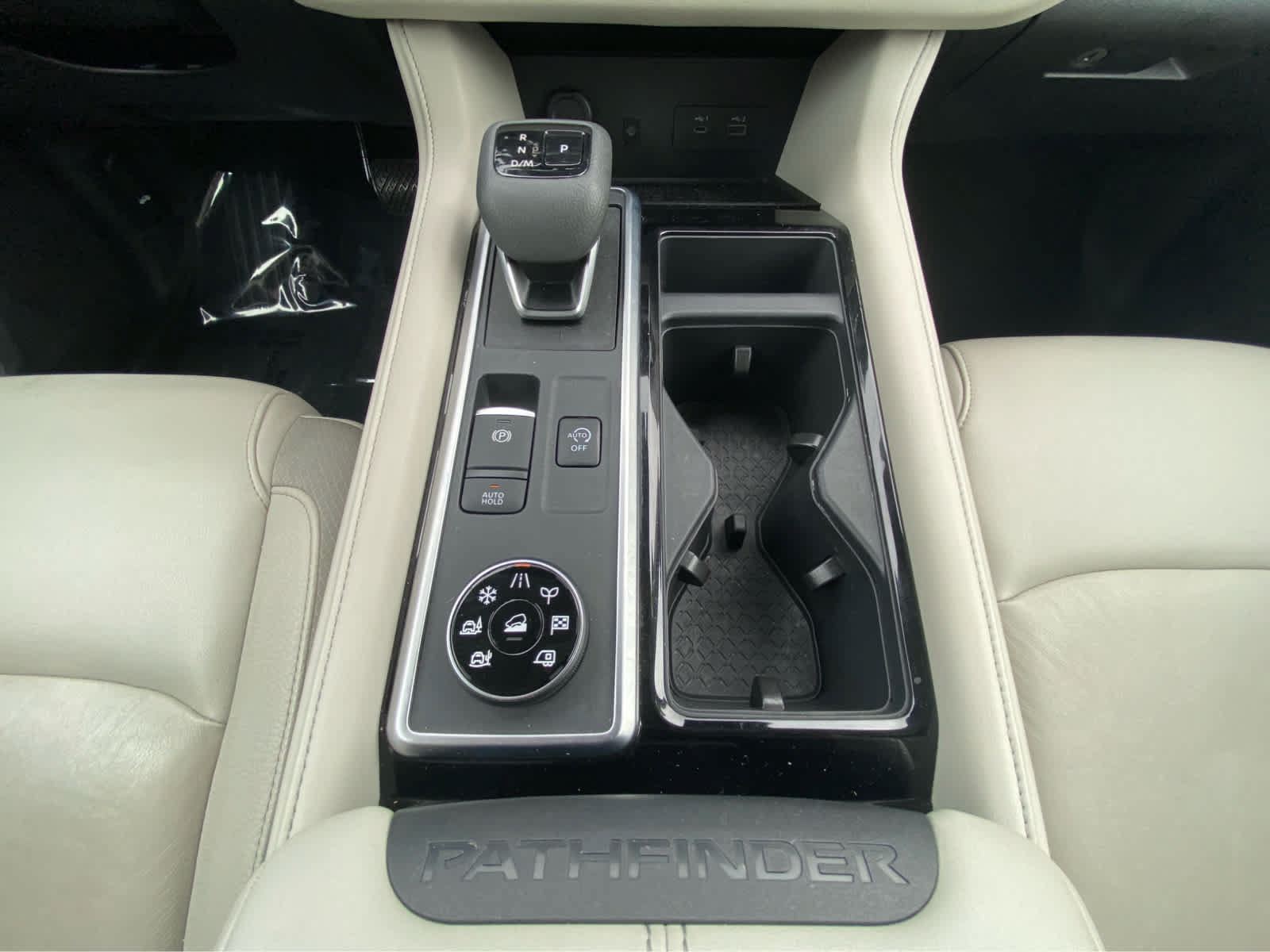 Used 2025 Nissan Pathfinder SL w/ Cargo Package AWD/4WD image 30