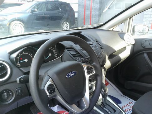 Used 2018 Ford Fiesta SE image 19