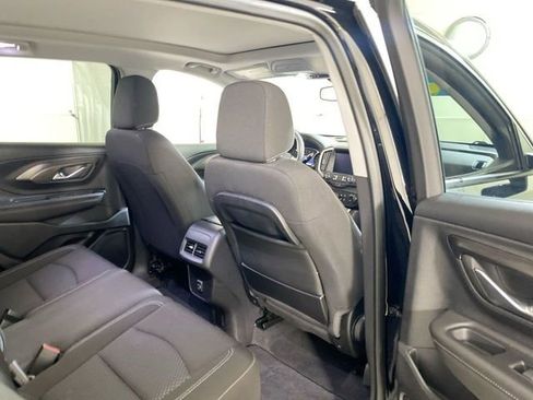 Used 2023 GMC Terrain SLE w/ Driver Convenience Package image 32