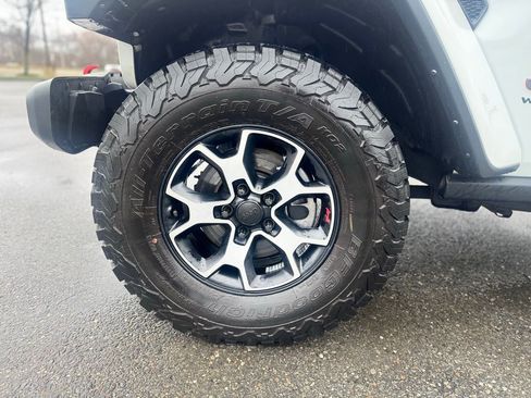 Used 2021 Jeep Wrangler Unlimited Rubicon w/ Uconnect 4C Nav & Sound Group image 3