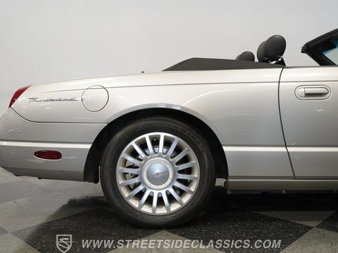 Used 2004 Ford Thunderbird image 34