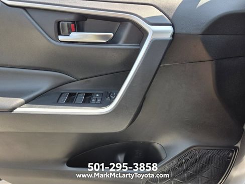 Used 2025 Toyota RAV4 XLE FWD image 23