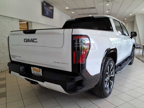 Used 2025 GMC Sierra EV Denali AWD/4WD image 6
