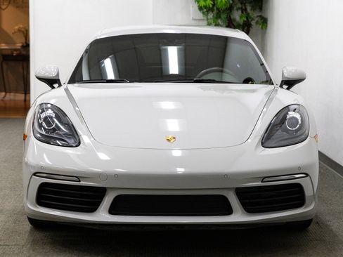 Used 2019 Porsche 718 Cayman image 11