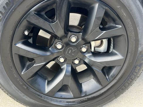 Used 2022 Toyota RAV4 LE FWD image 12
