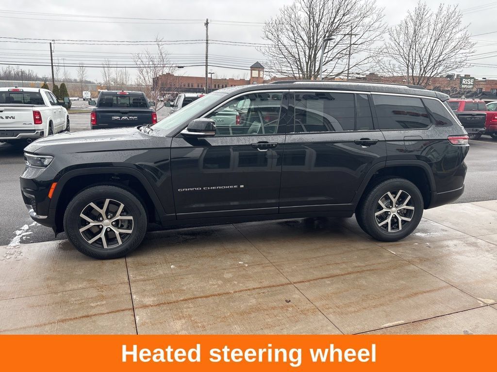 Used 2023 Jeep Grand Cherokee L Limited AWD/4WD image 11