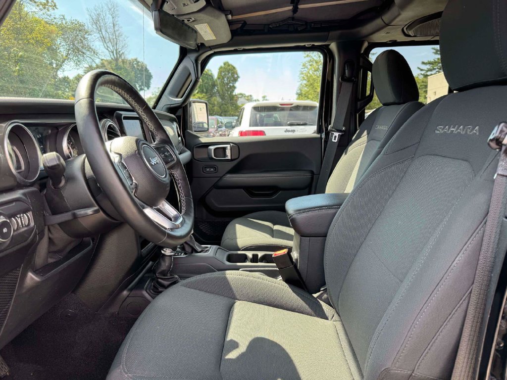 Used 2021 Jeep Wrangler Unlimited Sahara AWD/4WD image 12