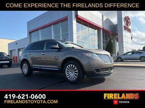 Used 2012 Lincoln MKX FWD image 1