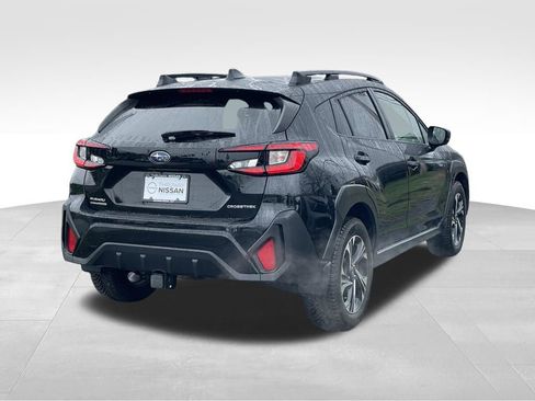 Used 2024 Subaru Crosstrek 2.0i Premium image 4