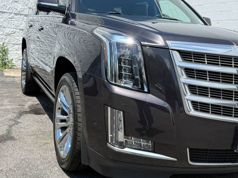 Used 2018 Cadillac Escalade Premium Luxury w/ LPO, Radiant Package AWD/4WD image 4
