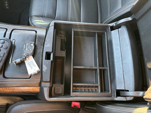 Used 2020 GMC Yukon XL Denali w/ Open Road Package image 27