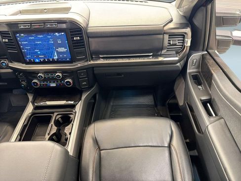 Used 2023 Ford F250 Lariat w/ Sport Appearance Package AWD/4WD image 29