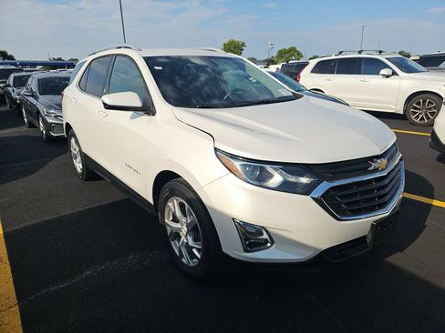 Used 2019 Chevrolet Equinox LT FWD image 4