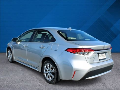 Used 2022 Toyota Corolla LE image 9