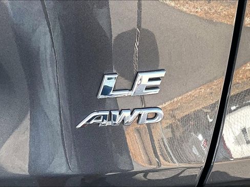 Certified 2024 Toyota RAV4 LE AWD/4WD image 10