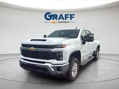 Used 2024 Chevrolet Silverado 2500 LT w/ Convenience Package AWD/4WD image 1