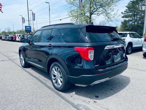 Used 2020 Ford Explorer XLT w/ Equipment Group 202A AWD/4WD image 3