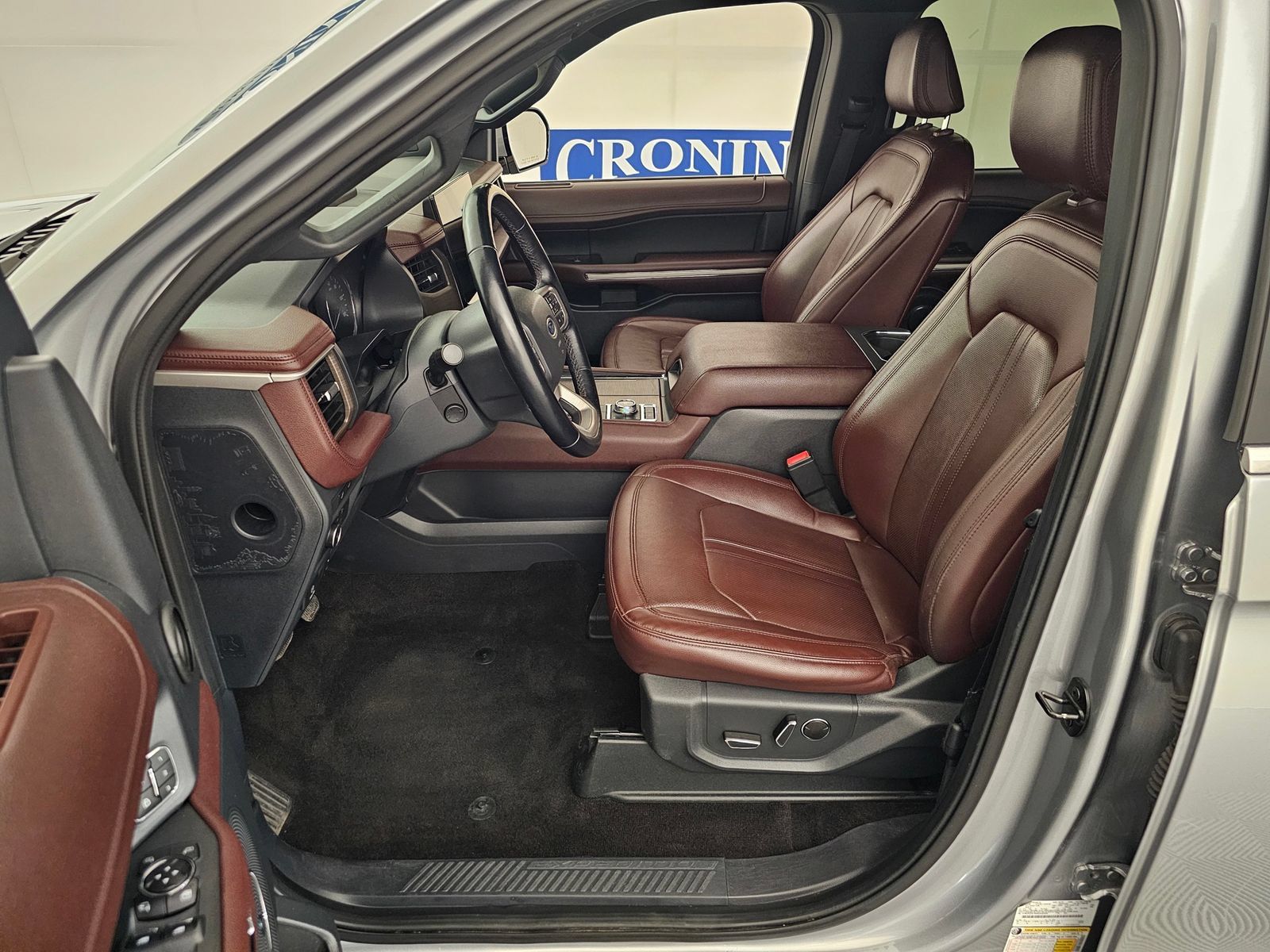Used 2022 Ford Expedition Max Limited AWD/4WD image 5