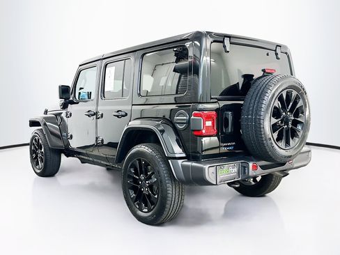 Used 2025 Jeep Wrangler Unlimited Sahara w/ Safety Group AWD/4WD image 5