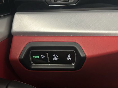 Used 2019 Lamborghini Urus image 47