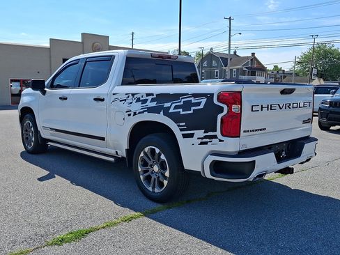 Used 2023 Chevrolet Silverado 1500 High Country w/ Technology Package AWD/4WD image 5