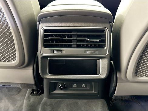 Used 2024 Audi SQ8 Prestige w/ Prestige Package AWD/4WD image 32