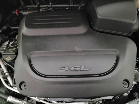 Used 2021 Chrysler Voyager Lxi FWD image 30