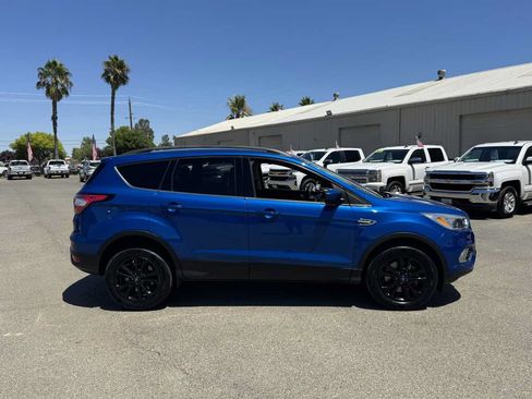 Used 2018 Ford Escape SE w/ SE Sync 3 Package AWD/4WD image 11