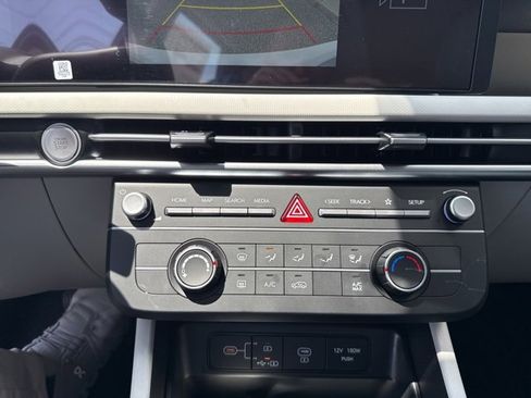 New 2025 Hyundai Tucson SE image 31