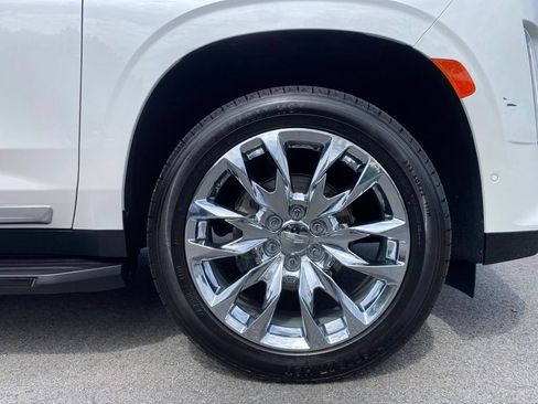 Used 2021 Cadillac Escalade Premium Luxury AWD/4WD image 28
