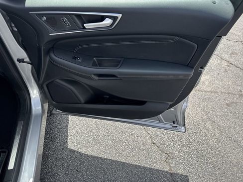 Used 2021 Ford Edge Titanium image 14