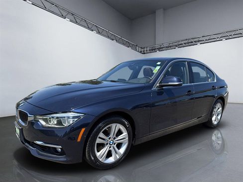 Used 2017 BMW 330i xDrive Sedan AWD/4WD image 11