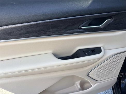 Used 2021 Jeep Grand Cherokee L Limited image 21