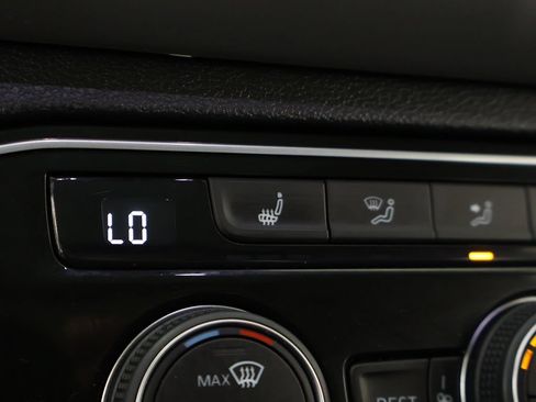 Used 2022 Volkswagen Atlas SE AWD/4WD image 52
