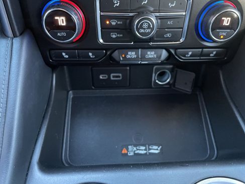 Used 2021 Chevrolet Tahoe Z71 w/ Z71 Signature Package image 38