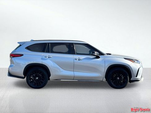 Used 2023 Toyota Highlander XSE AWD/4WD image 7
