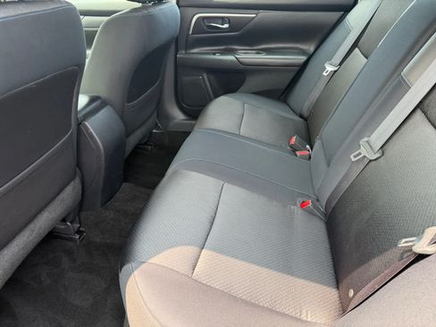 Used 2017 Nissan Altima 2.5 SR w/ Midnight Edition Package FWD image 18